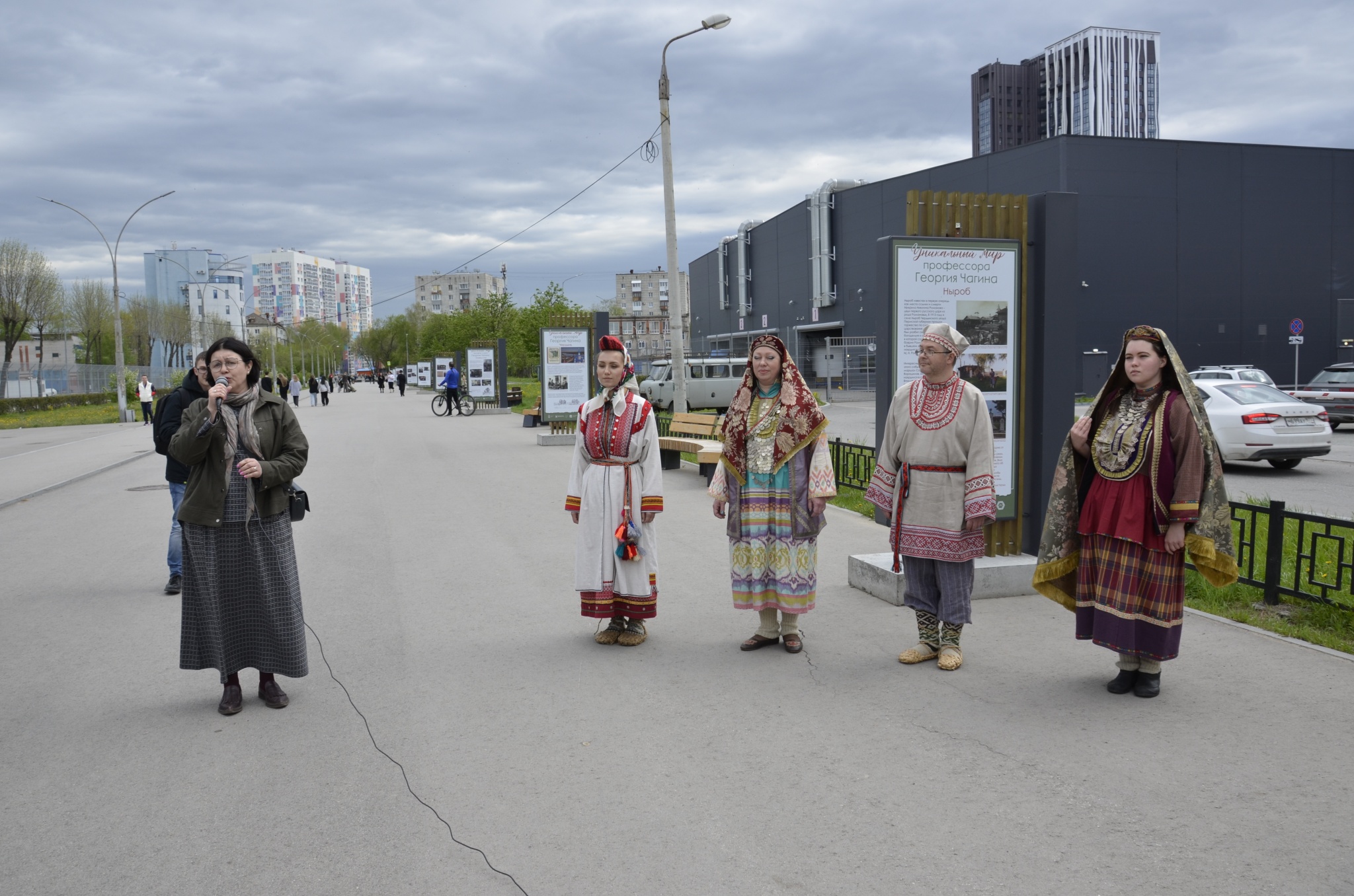 Открылась уличная выставка «Уникальный мир профессора Георгия Чагина» -  Государственный архив Пермского края