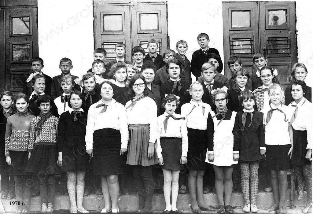 1970_6Б у школы (2).jpg 1970_6Б у школы (2).jpg