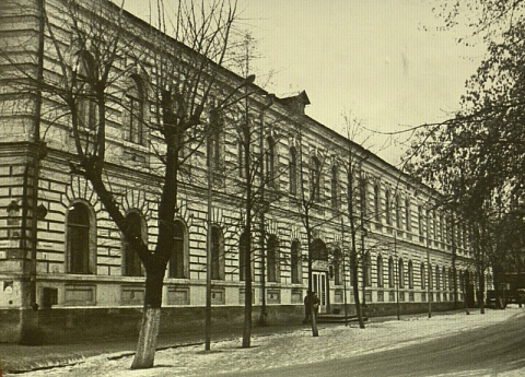 Пермскому институту железнодорожного транспорта 135 лет.